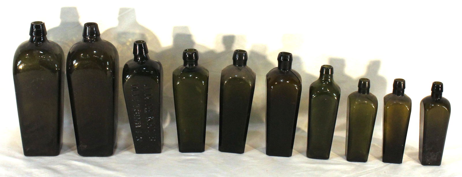 Lot of 10 green glass gin bottles - 6 1/2" - 10 1/2" tall (1 of 17)