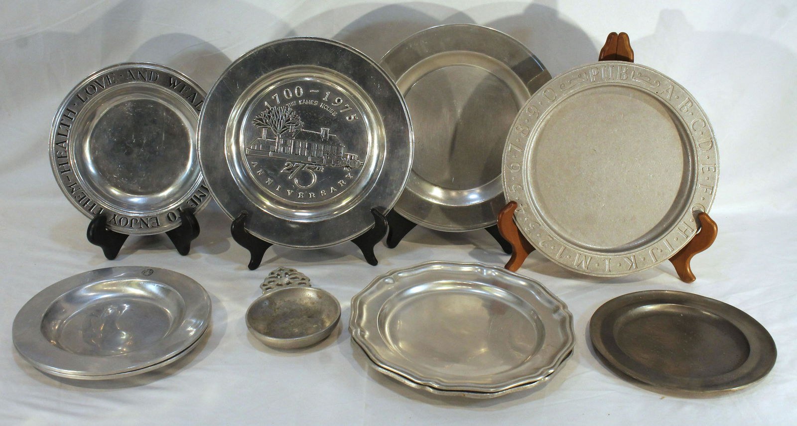 Lot of 10 metalware plates & chargers - some Wilton Armetale (1 of 5)