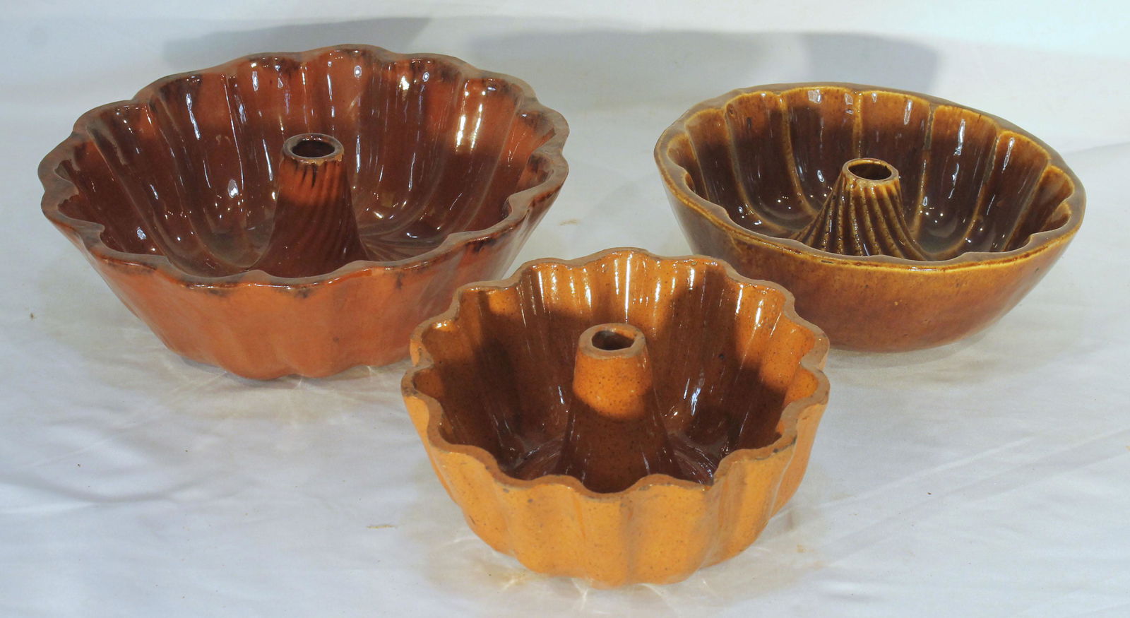3 contemporary redware cake molds - 9 1/2", 7 3/4" & 6 1/4" diam (1 of 10)