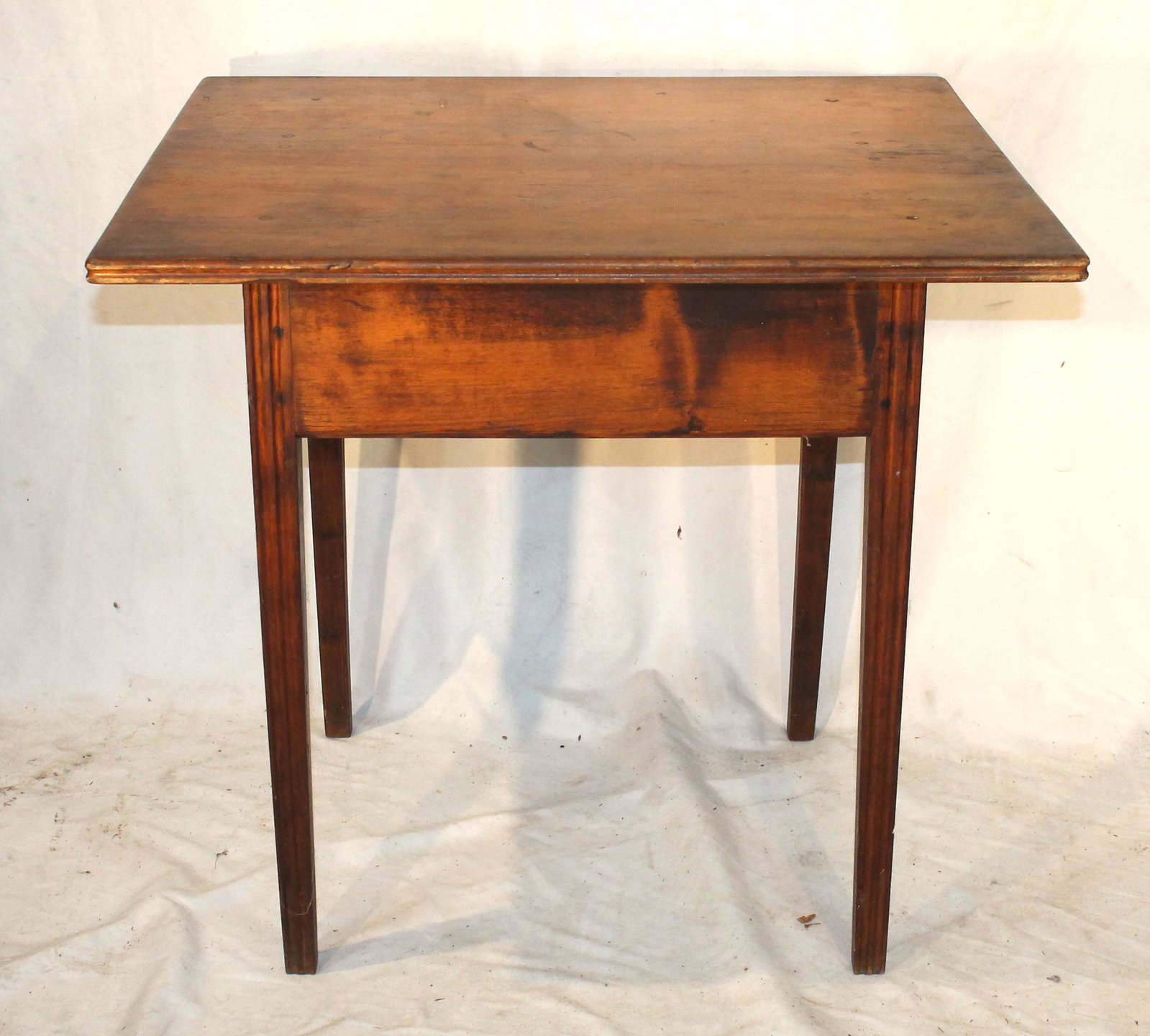 Federal/Hepplewhite transitional fluted leg tavern table - 29 1/4"x25 3/4" top x 26 3/4" tall: Federal/Hepplewhite transitional fluted leg tavern table - 29 1/4"x25 3/4" top x 26 3/4" tall