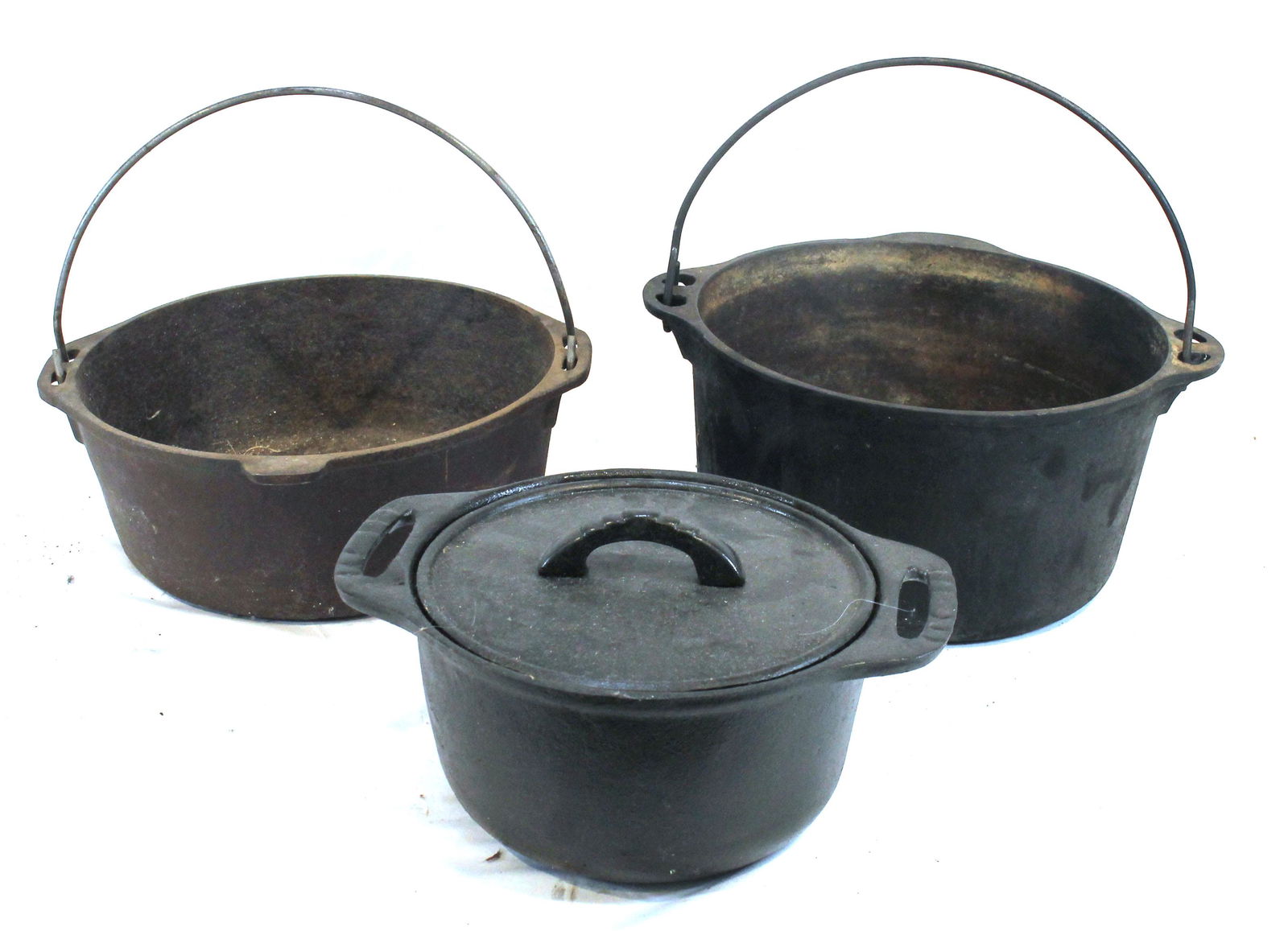 3 pcs cast iron cookware incl 2 kettles & a covered pot - 8 1/4" diam pot,11" diam kettles (1 of 10)