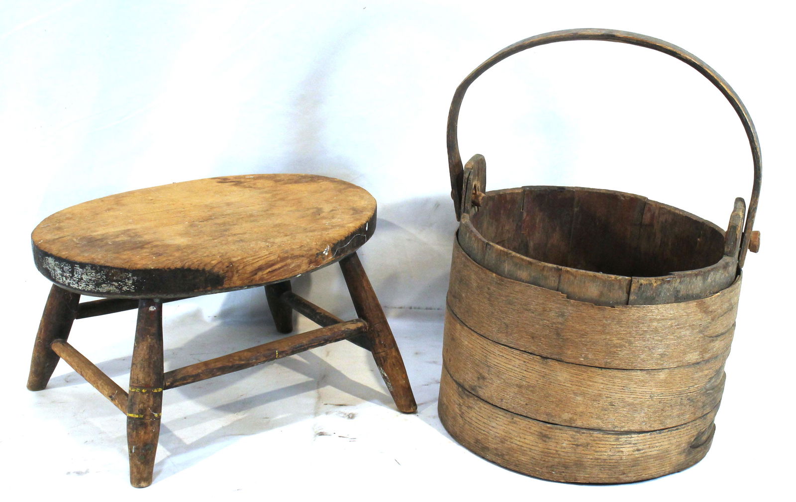 Primitive treen lot incl a swallow tail swing handled bucket & a cricket stool w traces of black & (1 of 7)