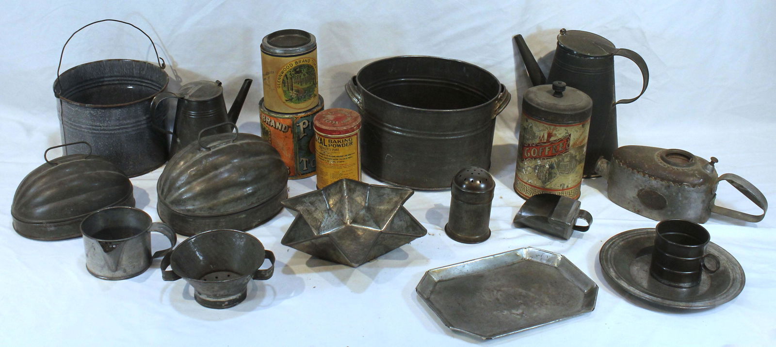 large lot of tin incl coffee pot, plates, trays, molds, adv tins, etc (1 of 8)