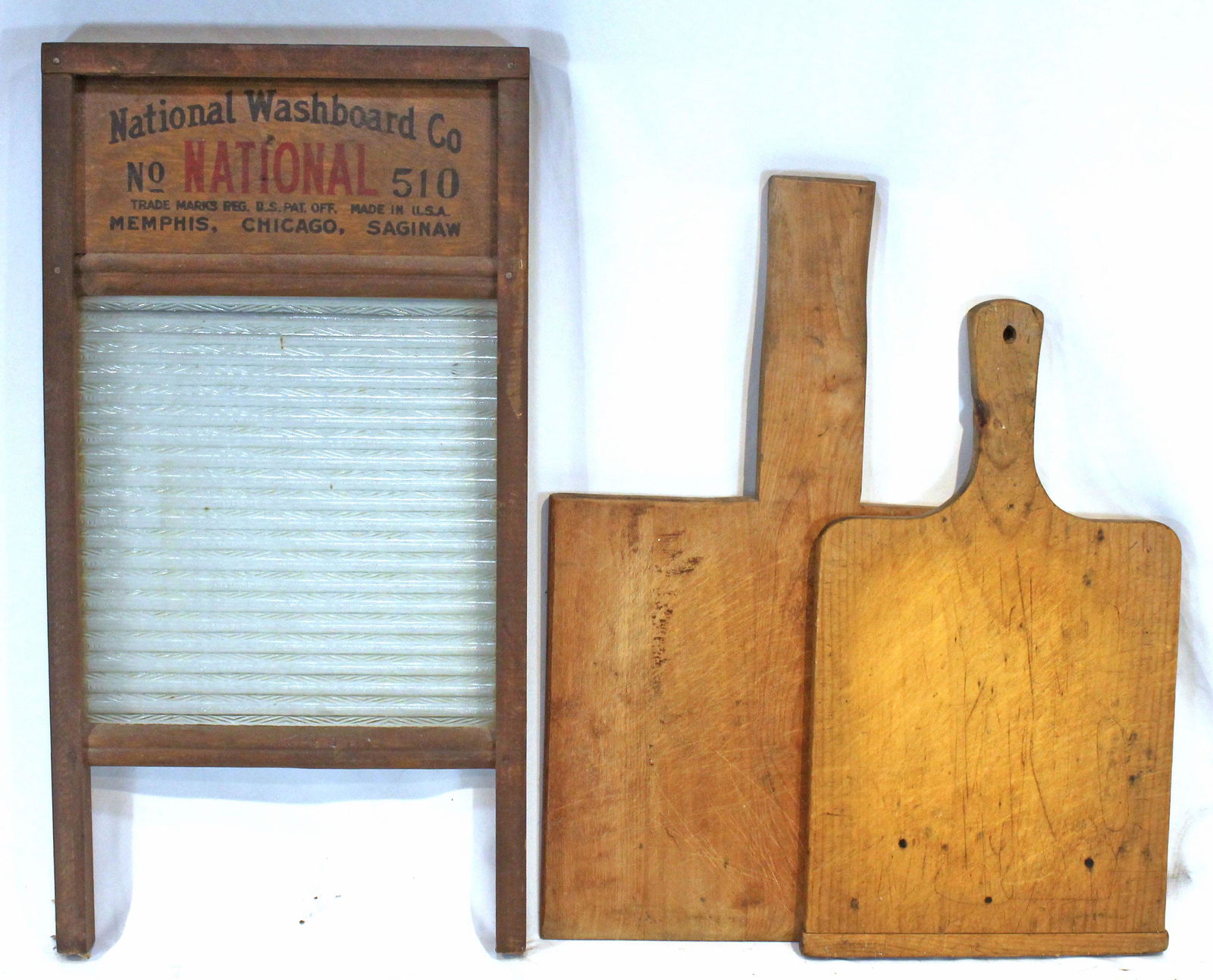 2 wooden handled dough boards 18"x9 3/4" & 20 3/4"x14" together w a National Washboard Co washboard (1 of 6)