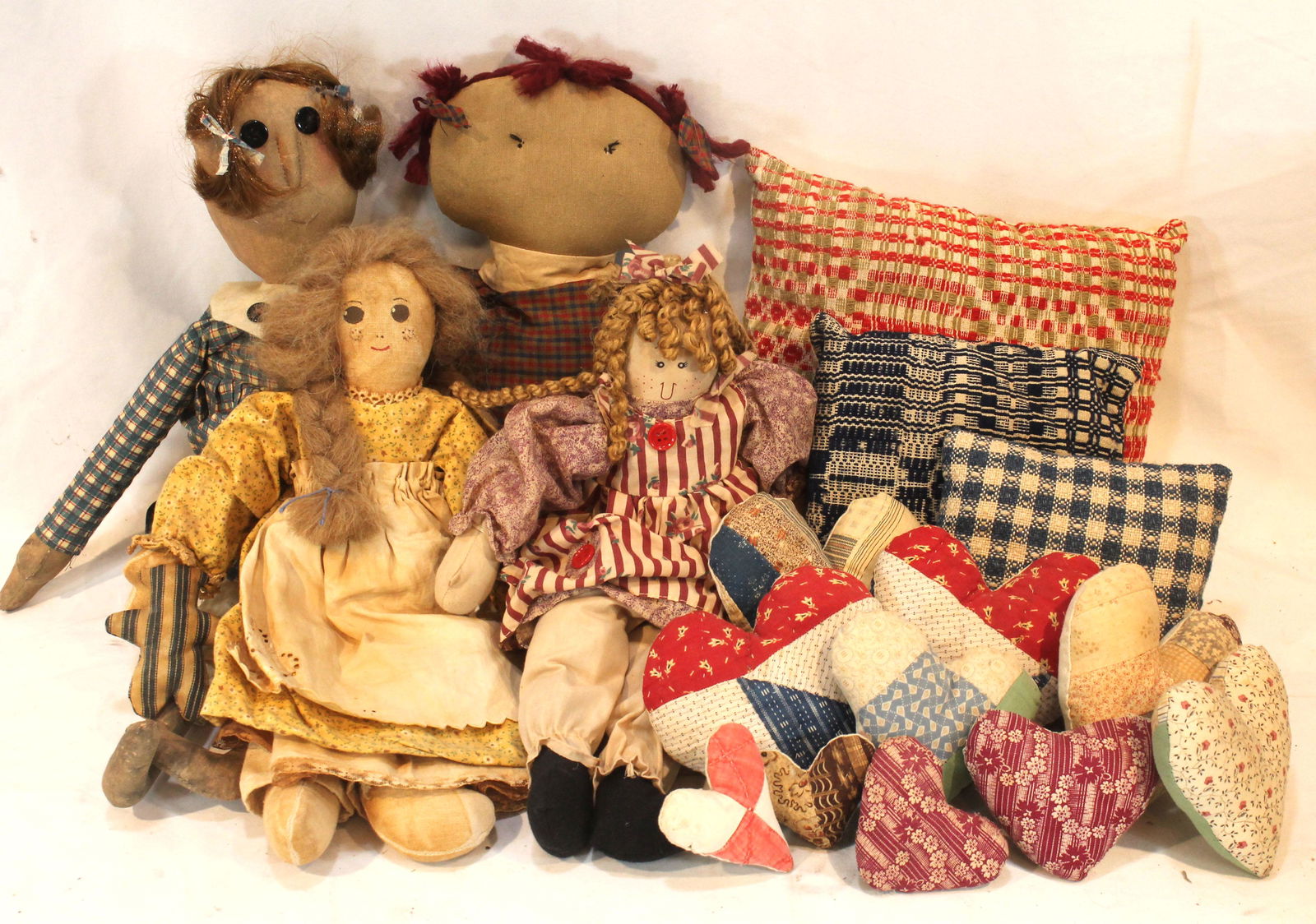 Contemporary primitive lot incl rag dolls & decorative pillows (1 of 5)