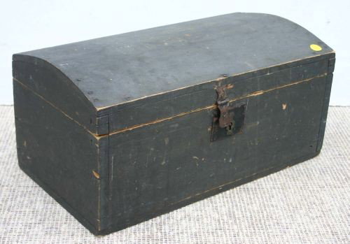 ca 1840 State of Maine white wood/pine dovetailed : ca 1840 State of Maine white wood/pine dovetailed dome top box in orig slate blue paint - 18" long