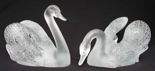 exceptional pr of very large Lalique frosted cryst: exceptional pr of very large Lalique frosted crystal swans - length of swan w head down is 14" - height of swan w head up is 9 1/2" (provenance: from a NY convent)