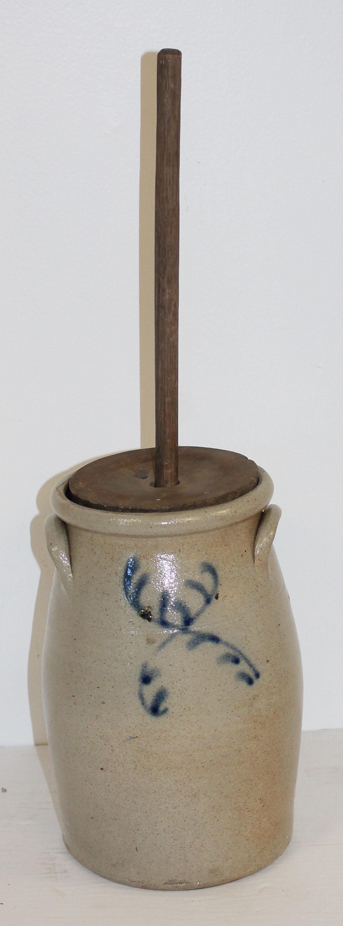Stoneware cobalt dec 1 gal butter churn w wooden dasher - stoneware is 10 1/2" tall (1 of 9)