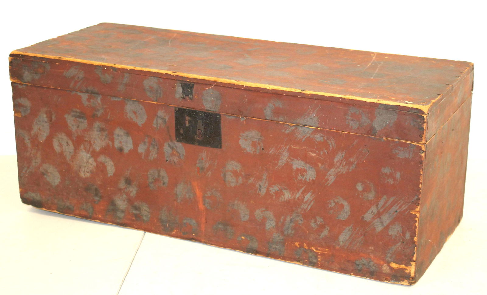 Antique diminutive blanket box in red & gray paint dec - 30" wide x 11 1/2" tall x 12" deep (1 of 7)