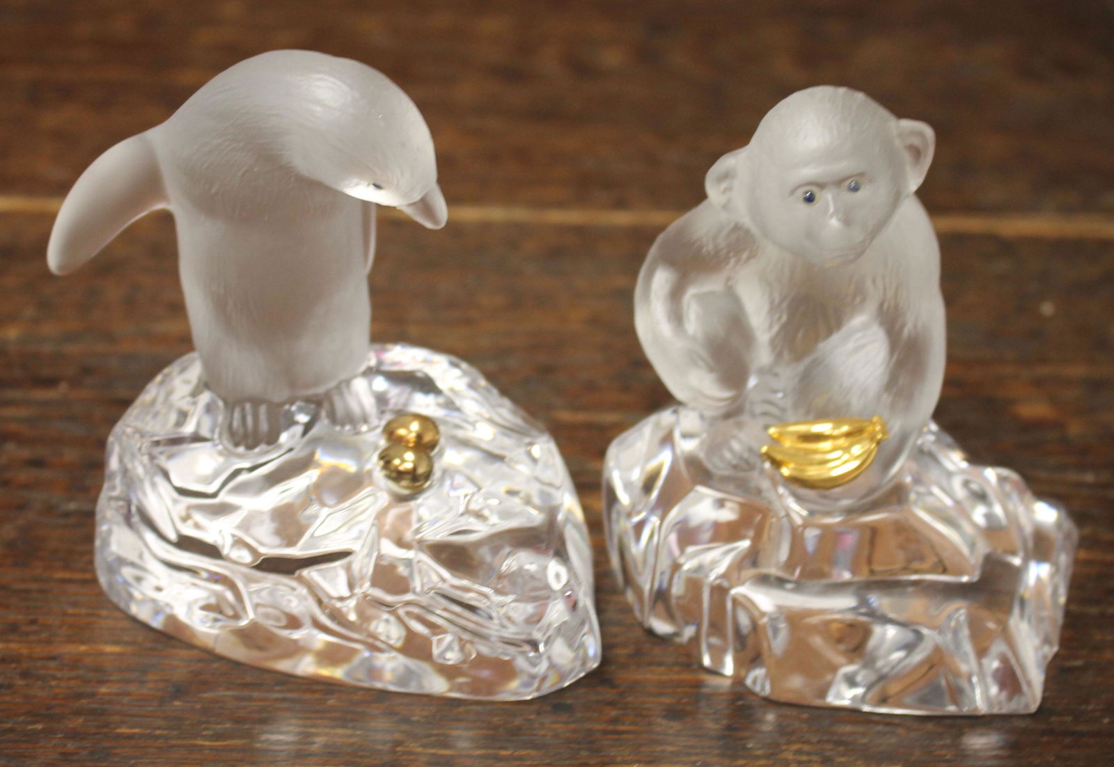 Lot of 2 Igor Carl Faberge 1989 Franklin Mint glass paperweights - monkey w bananas & penguin w eggs (1 of 9)