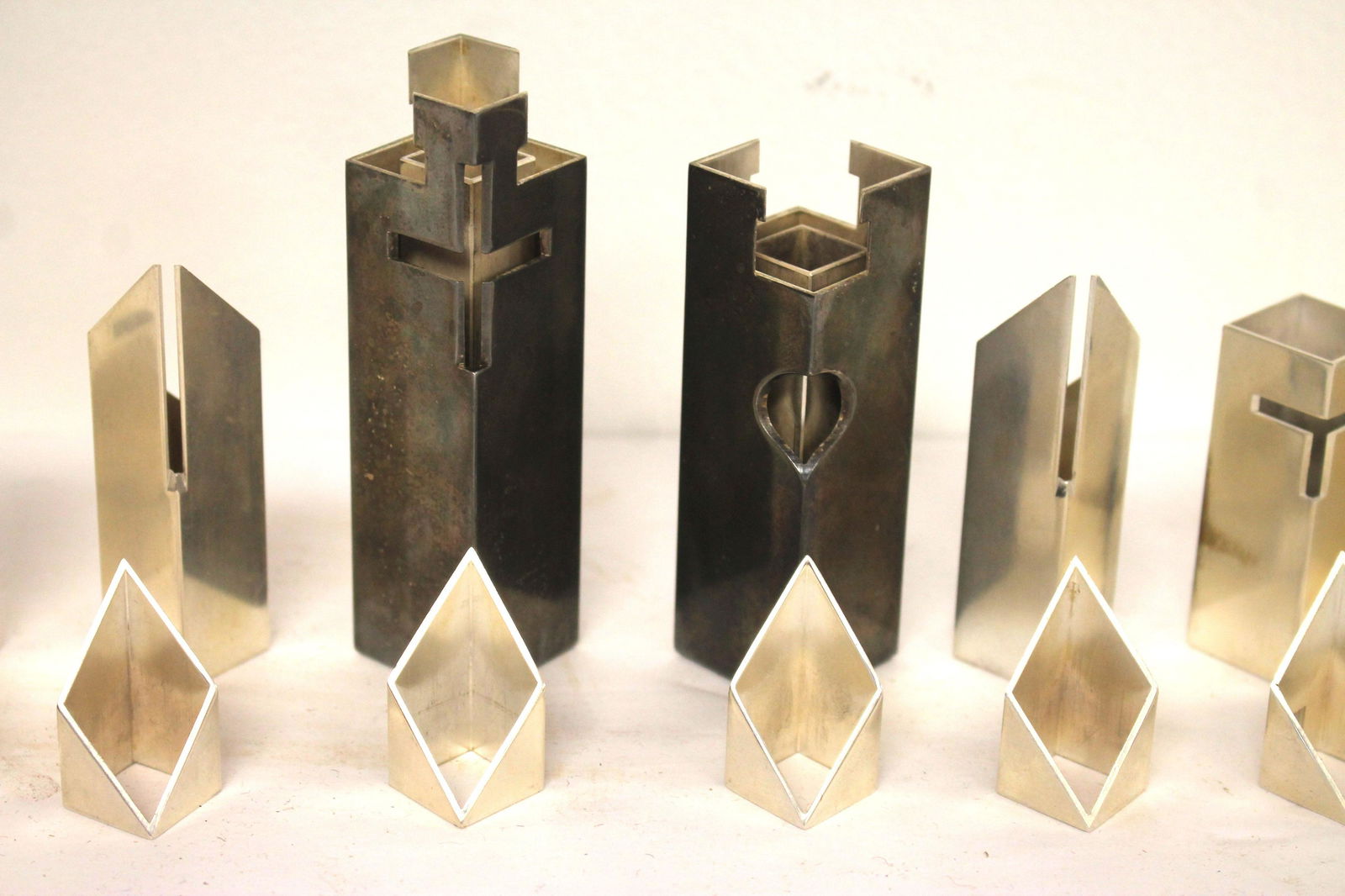 Very interesting Charles O. Perry stainless steel chess puzzle set (1 of 9)