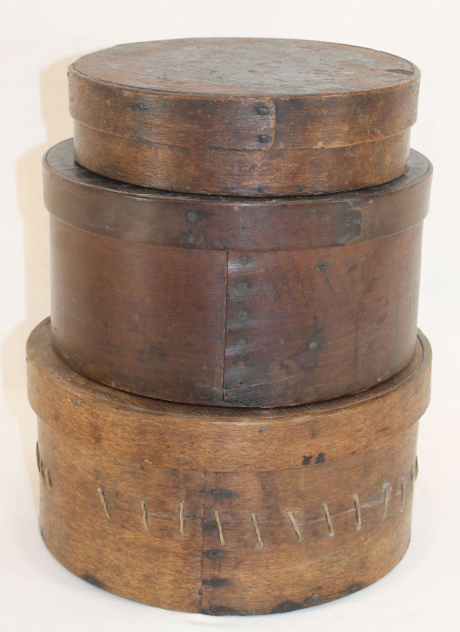 Stack of 3 antique round pantry boxes - 10 1/2", 10" & 9" diam (1 of 12)