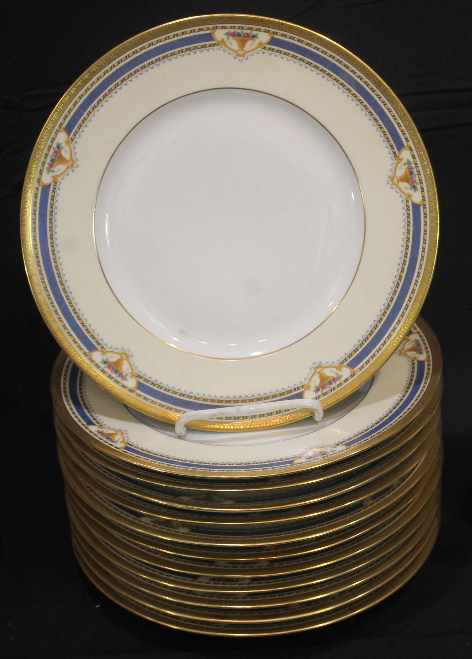Set of 12 B&C Limoges France 9 3/4" dinner plates w gold & blue border & urn of flowers dec: Set of 12 B&C Limoges France 9 3/4" dinner plates w gold & blue border & urn of flowers dec