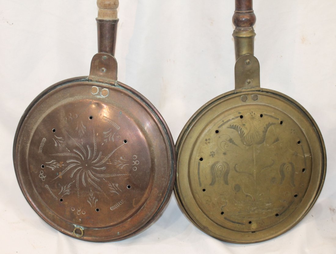 2 wooden handled bed warmers w brass & copper pails (1 of 2)
