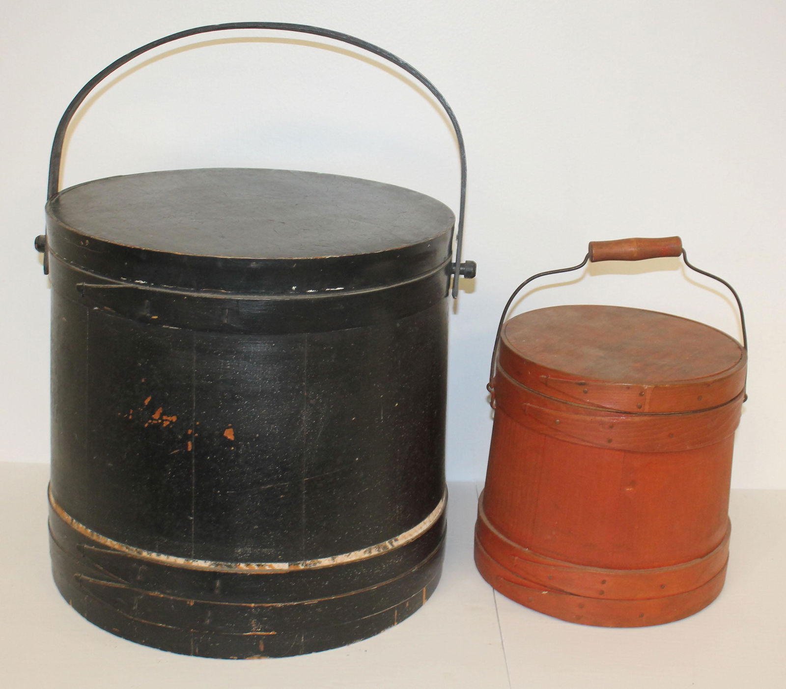 Lot of 2 vintage firkins incl very large in black paint & small in red paint - (1 of 5)