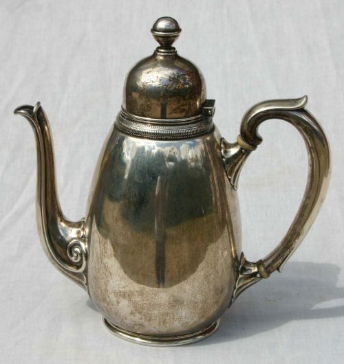 "Tiffany Makers" sterling silver 9 1/2" tall coffe: "Tiffany Makers" sterling silver 9 1/2" tall coffee pot - weighs approx 22.86 ozt