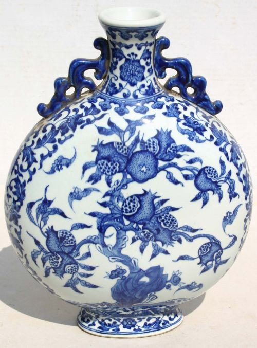 Asian blue & white porcelain vase w "Yong Zheng" m: Asian blue & white porcelain vase w "Yong Zheng" mark - 14" tall