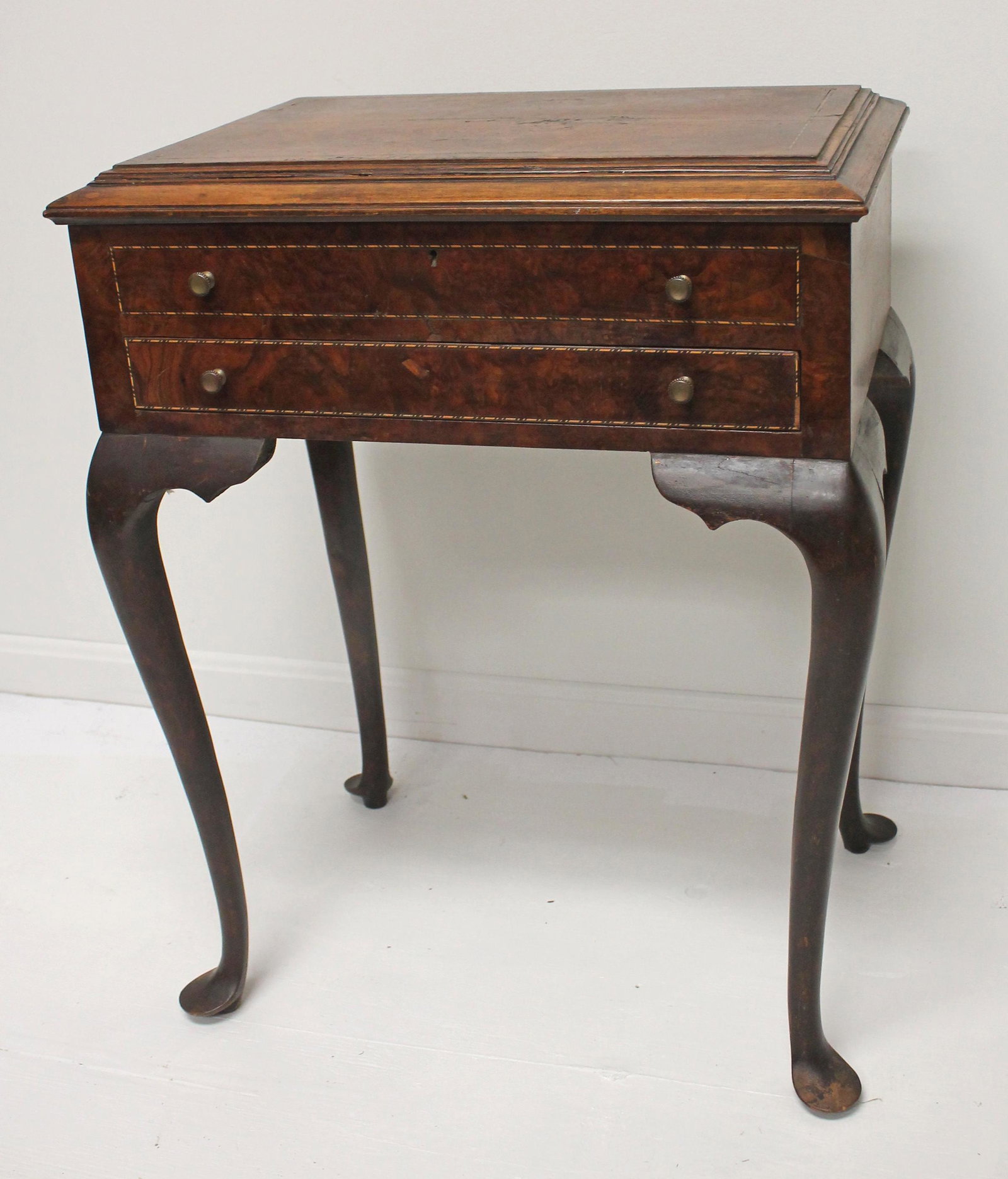 Antique 1 drawer lift top dressing table on cabriole legs ending in pad feet - 21 1/2" wide x 15:: Antique 1 drawer lift top dressing table on cabriole legs ending in pad feet - 21 1/2" wide x 15: deep x 27 1/2" tall