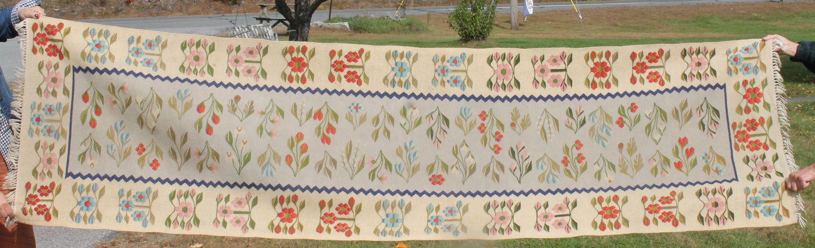 Painted floral wool runner - 2'8"x9'7" (1 of 6)