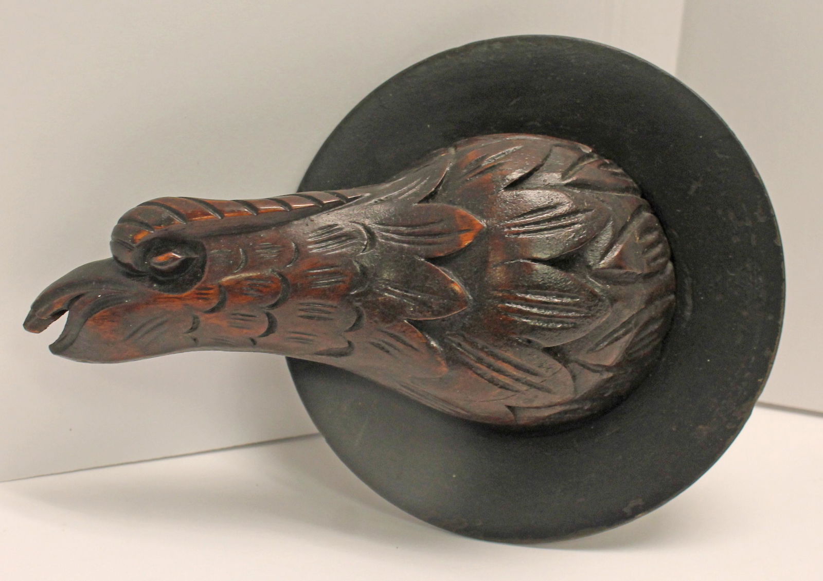 Carved wooden eagle wall plaque - 6" diam plaque w 7" long eagle (1 of 4)