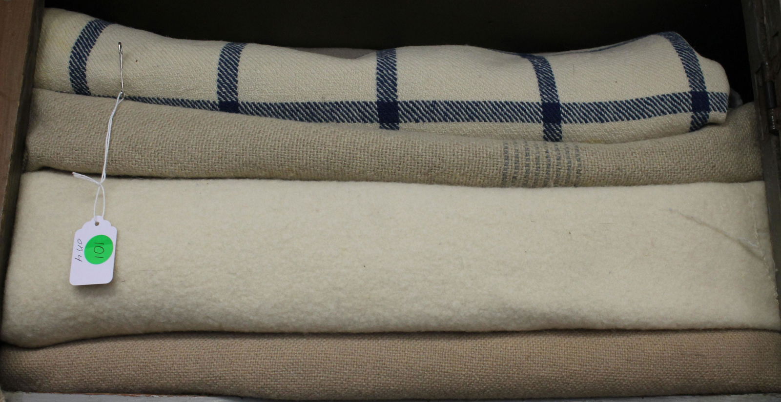 Lot of 4 wool blankets incl a blue & cream homespun (1 of 4)