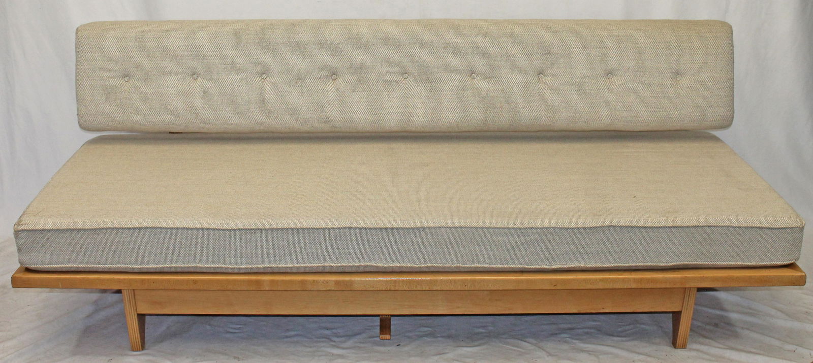 Knoll Daybed 700 By Richard Stein. From the Estate of John V. Sheoris. Brochure & Fabric Information (1 of 5)