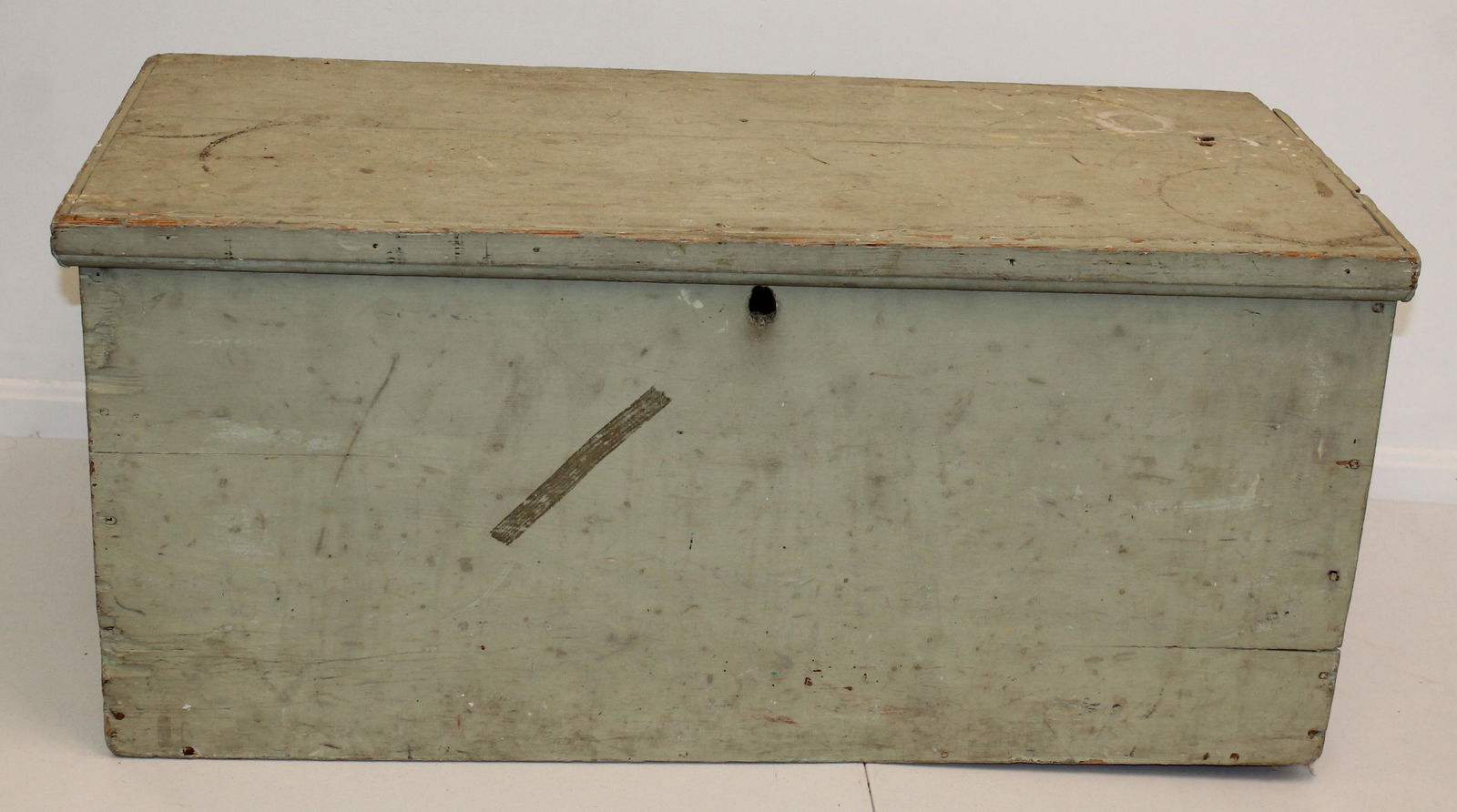 Antique 6 board blanket box in light green paint - 16 3/4" tall x 36" x 16 1/2" (1 of 5)