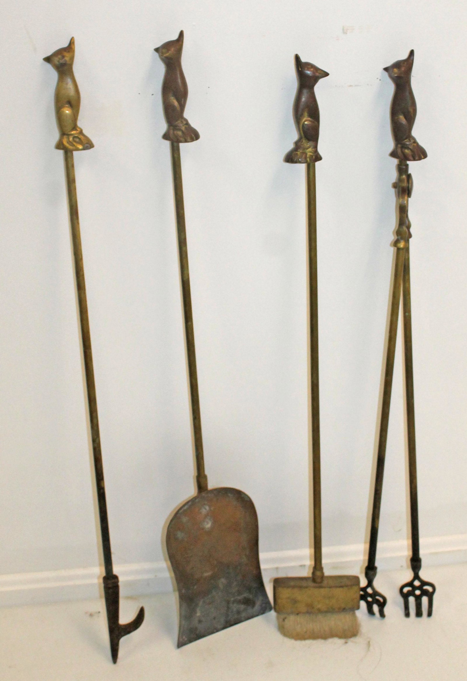 Interesting set of fireplace tools w fox finials: Interesting set of fireplace tools w fox finials