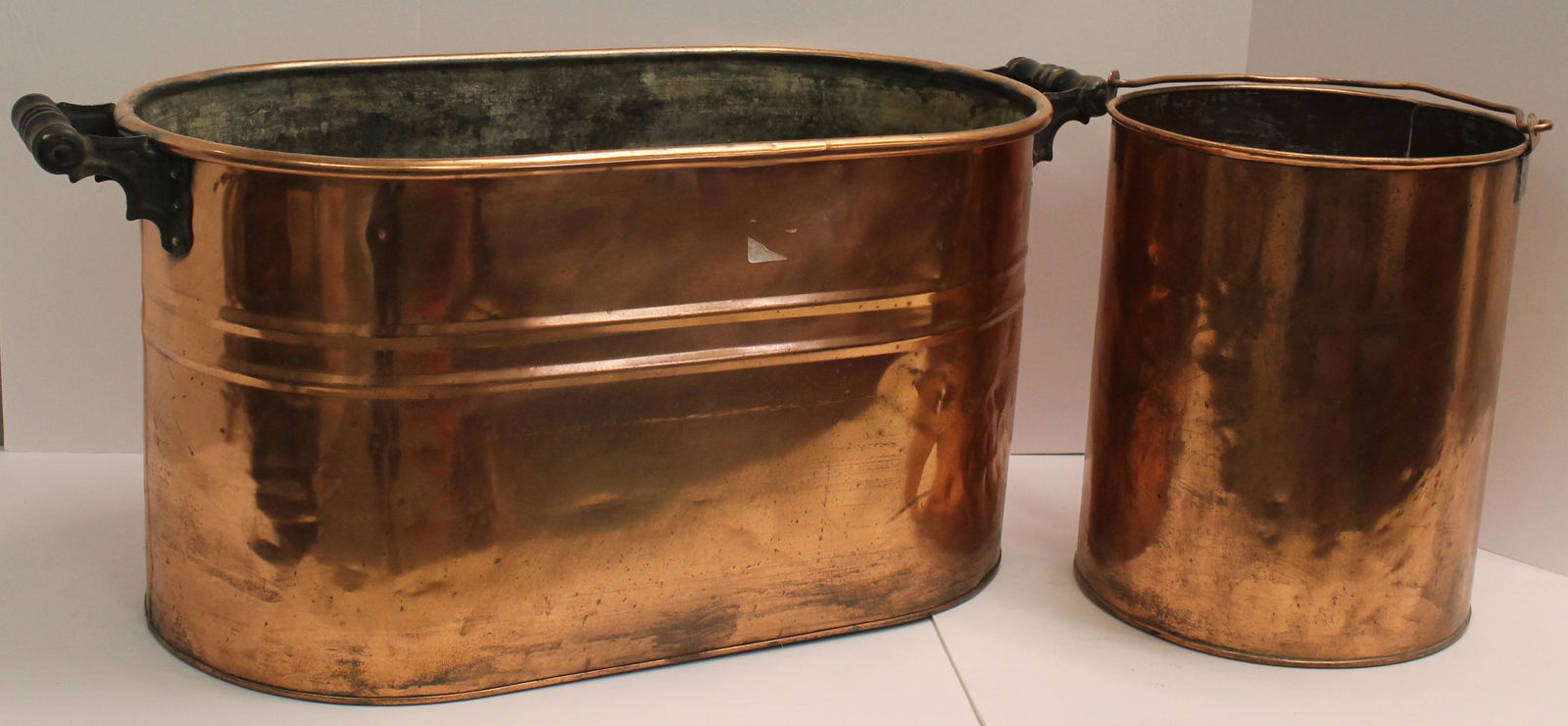 Copper tub w 2 wooden handles & copper bucket w bail handle - 23 1/2" wide x 13 1/2" deep x 12" tall (1 of 5)