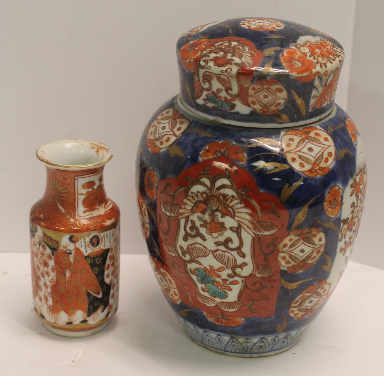 Asian Imari covered jar w small vase - as found - 7 1/4" & 4 1/2" Tall (1 of 6)