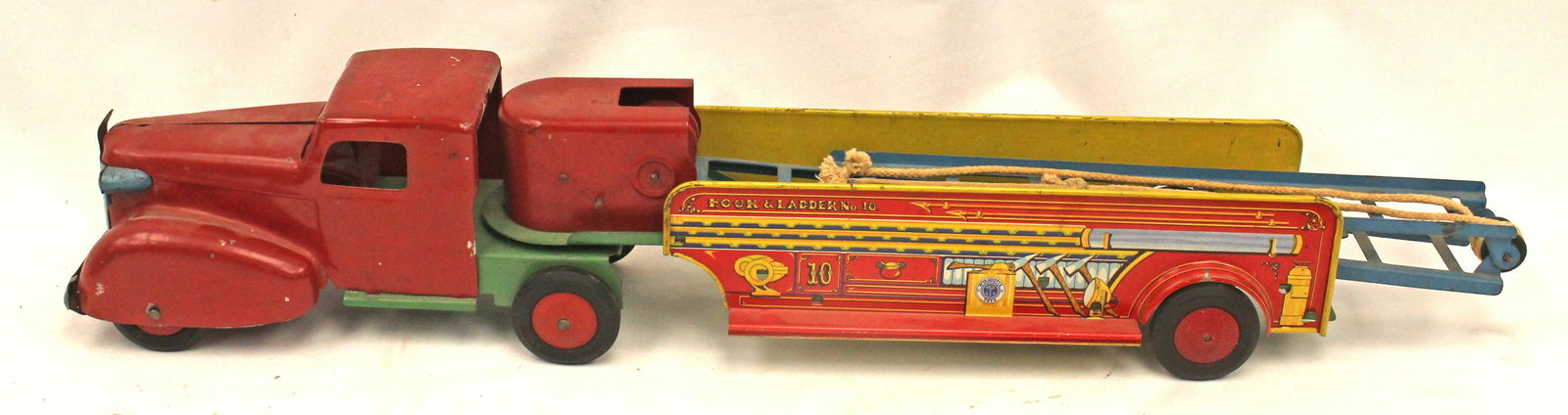 Wyandotte "Hook & Ladder No. 10" approx 24" truck w extension ladder (1 of 8)