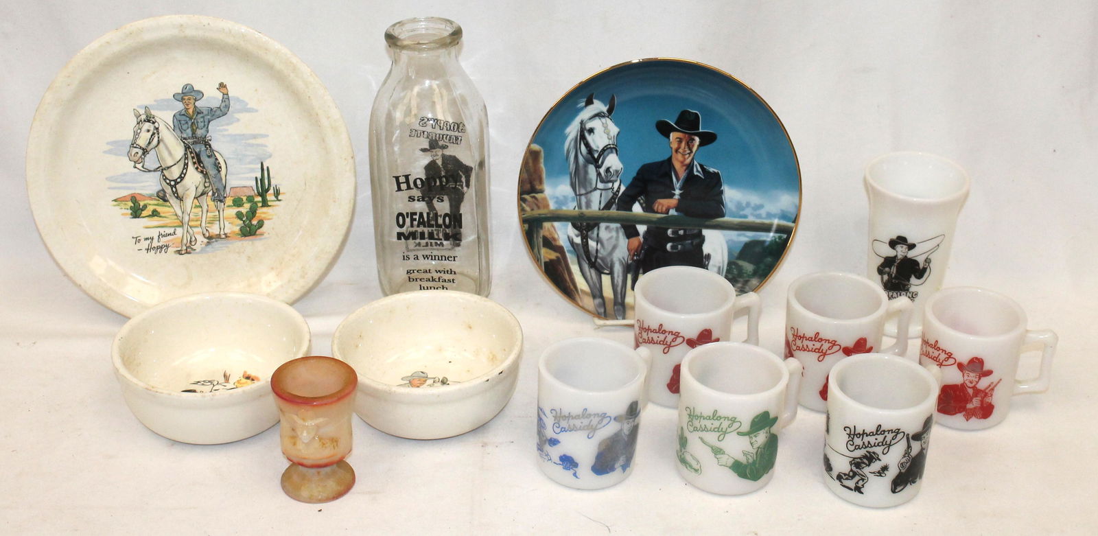 Vintage Hopalong Cassidy lot incl milk glass mugs,egg cup & vase, glass milk jug, 2 bowls, & 2 (1 of 11)