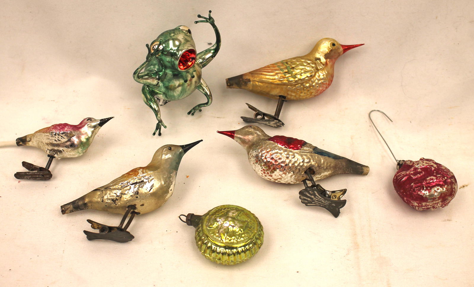 Lot of 6 antique glass bird figural/motif glass Christmas tree ornaments together w a contemporary (1 of 7)