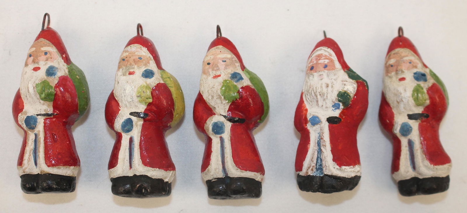 Lot of 5 ca 1930 composition Santa ornaments - 2" tall (1 of 5)