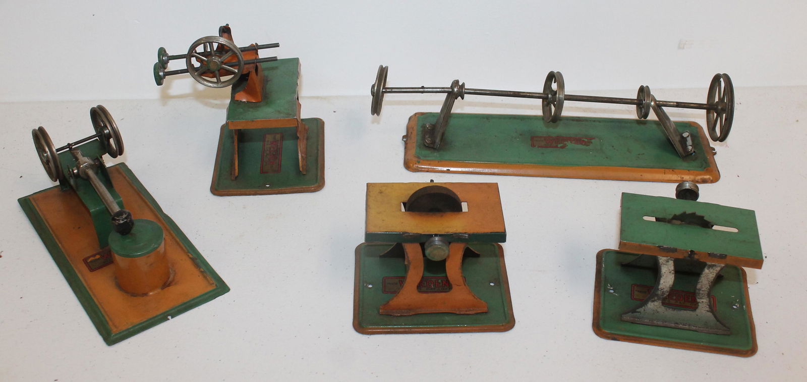 Lot of 5 antique Weeden tin toys (1 of 6)