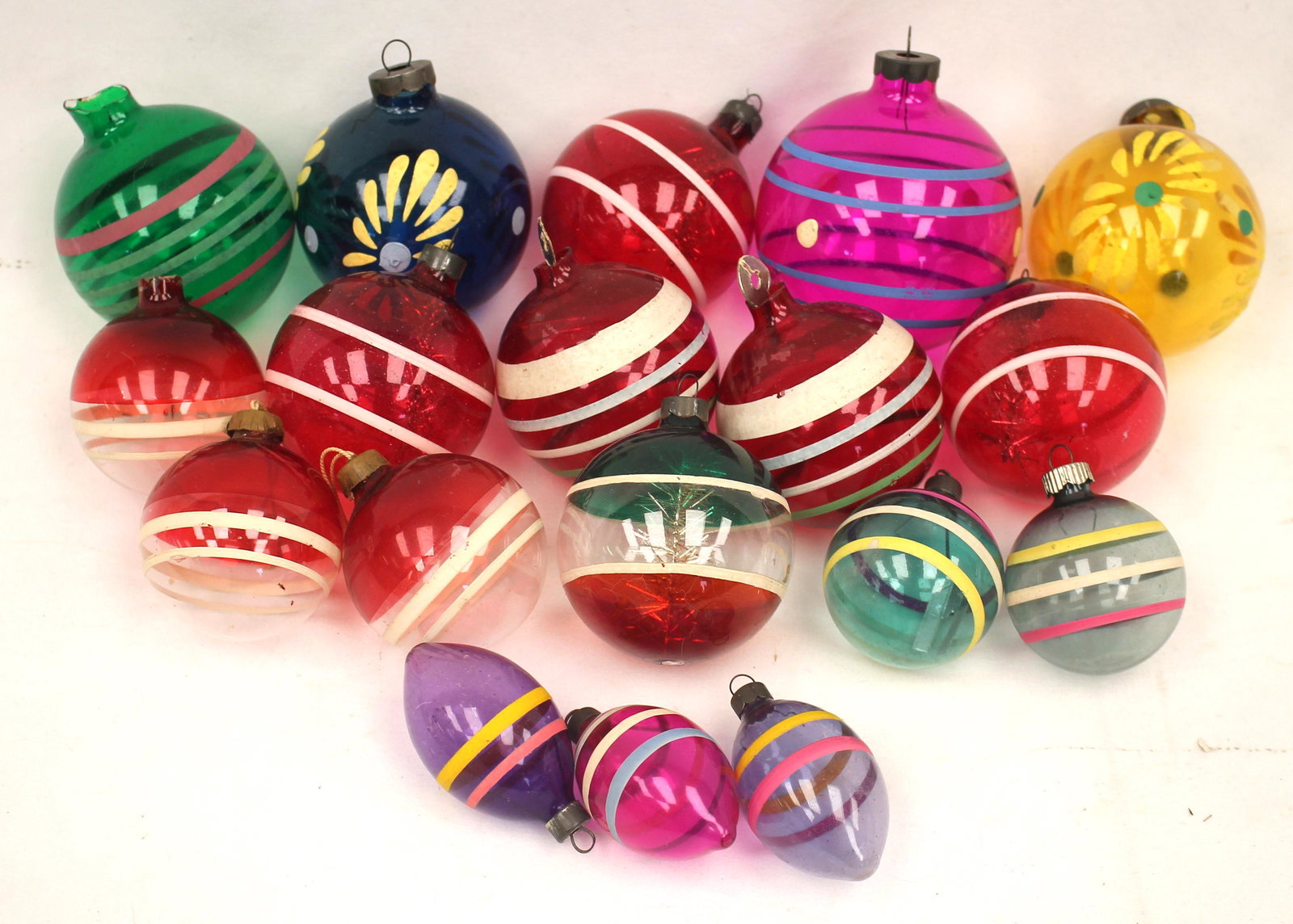 Lot of vintage glass Christmas ornaments - mostly Shiny Brite: Lot of vintage glass Christmas ornaments - mostly Shiny Brite