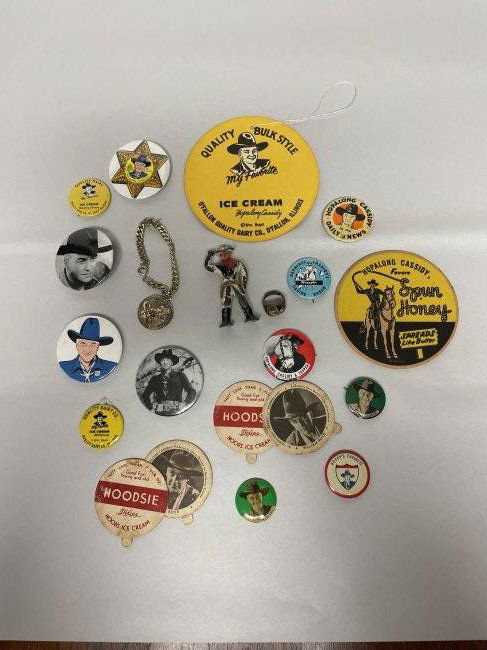 Vintage Hopalong Cassidy lot of buttons and badges (1 of 1)