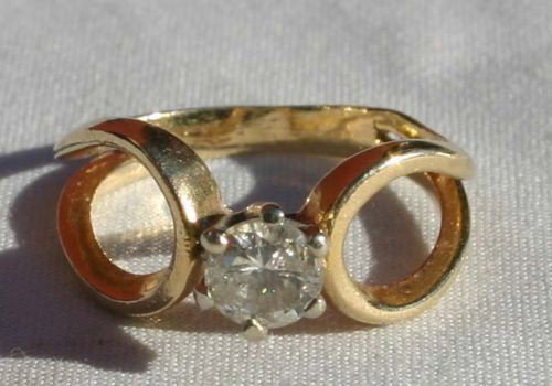 14k gold approx 1/2ct solitaire diamond ring: 14k gold approx 1/2ct solitaire diamond ring