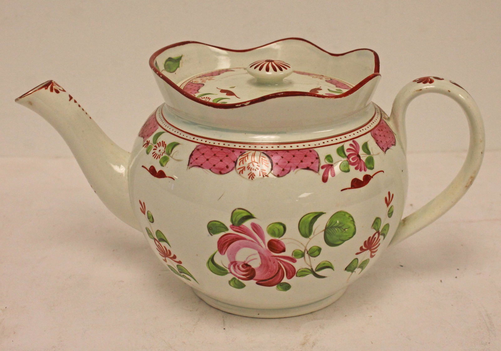 ca 1800 Pearlware teapot painted & enameled King's Rose pattern - 4 3/4" tall (1 of 6)