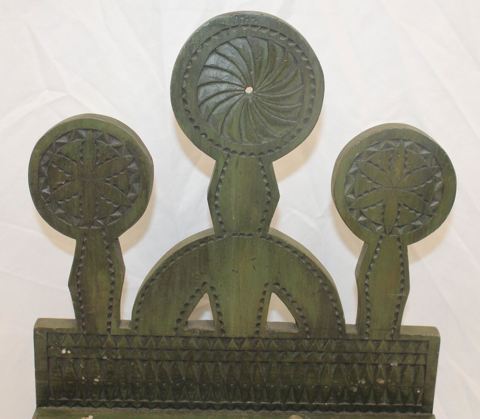 Eldred Wheeler carved wooden & green painted wall box - 18 1/4" tall x 11 3/4" wide x 6 3/4" deep (1 of 6)