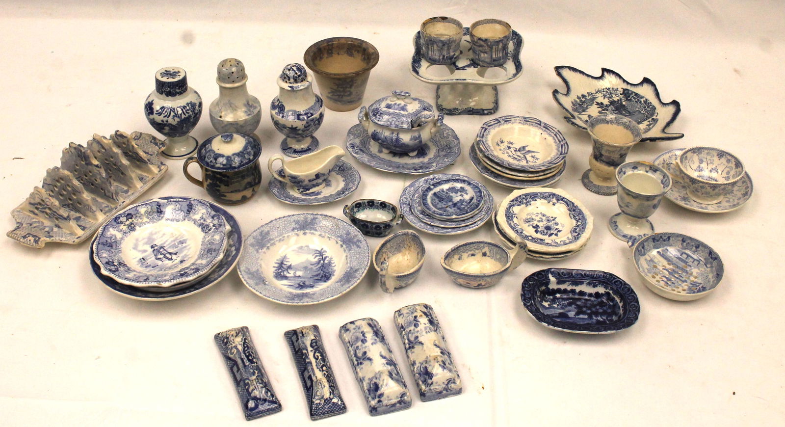 Large lot of small antique blue & white porcelain incl salt & peppers, knife rests, small bowls & (1 of 12)