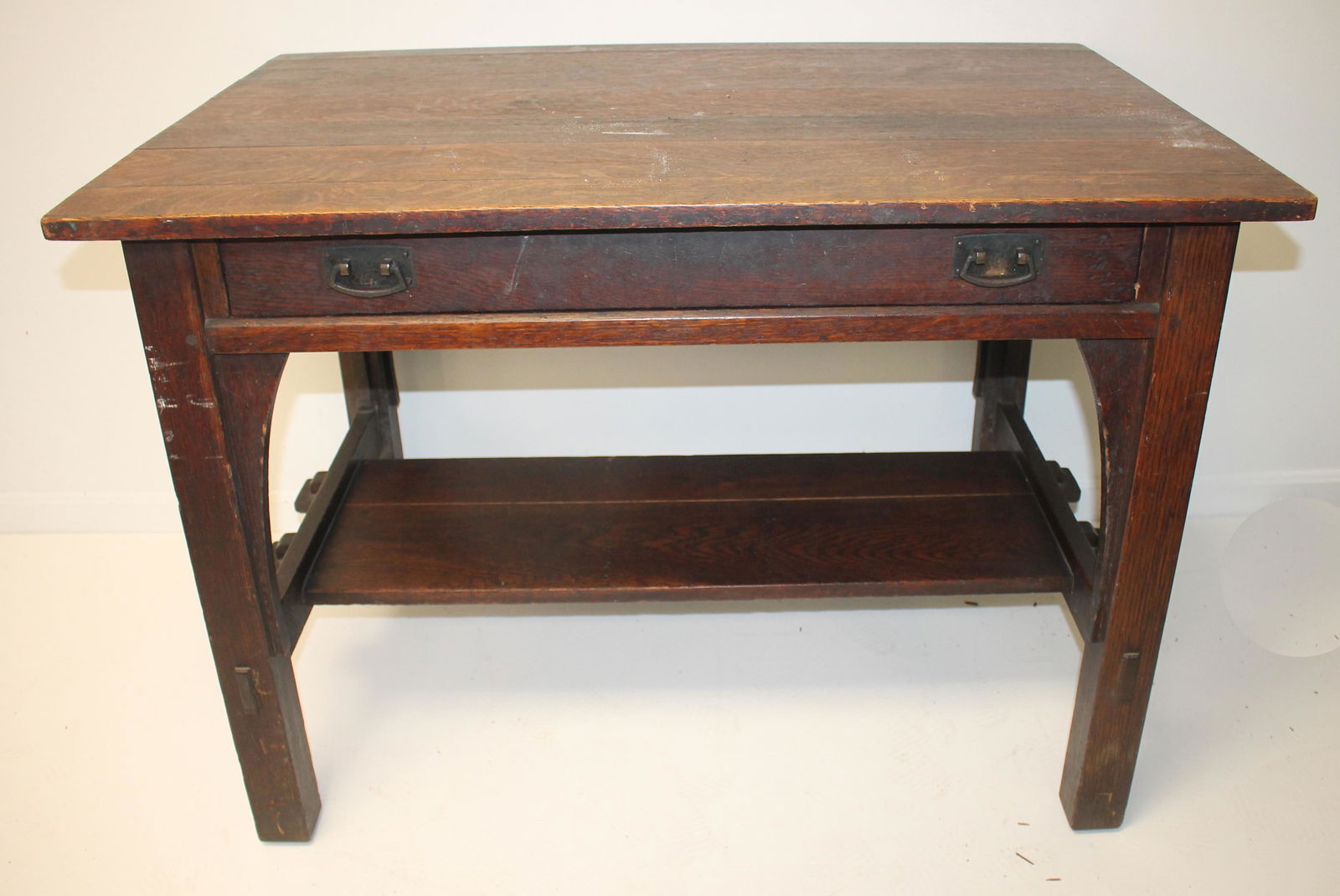 L&JG Stickley oak Arts 7 Crafts 1 dr desk - 29" tall x 42" wide x 28" deep (1 of 4)