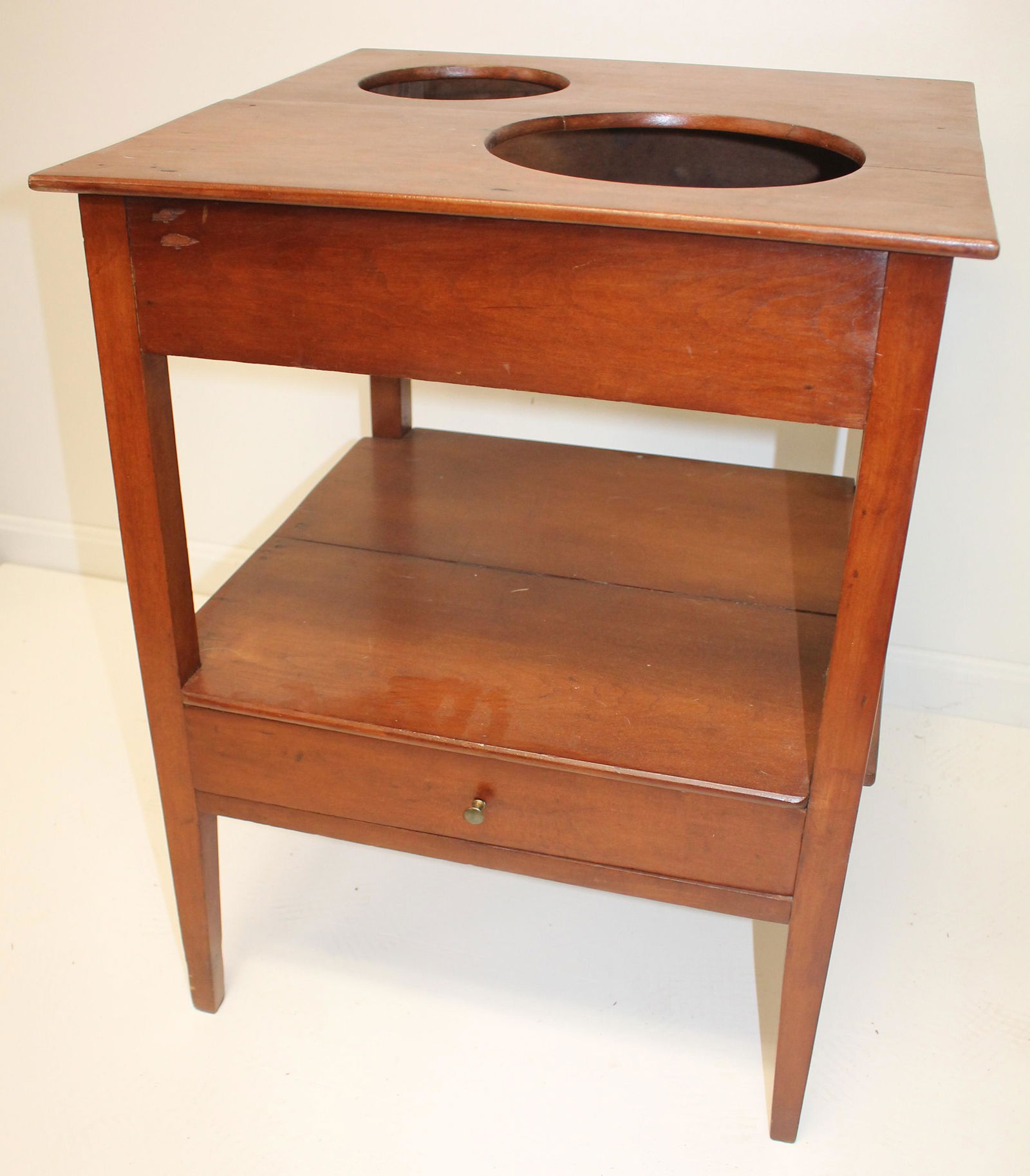 Hepplewhite 1 drawer wash stand - 27 1/2" tall x 21 1/2" wide x 21 1/2" deep (1 of 8)