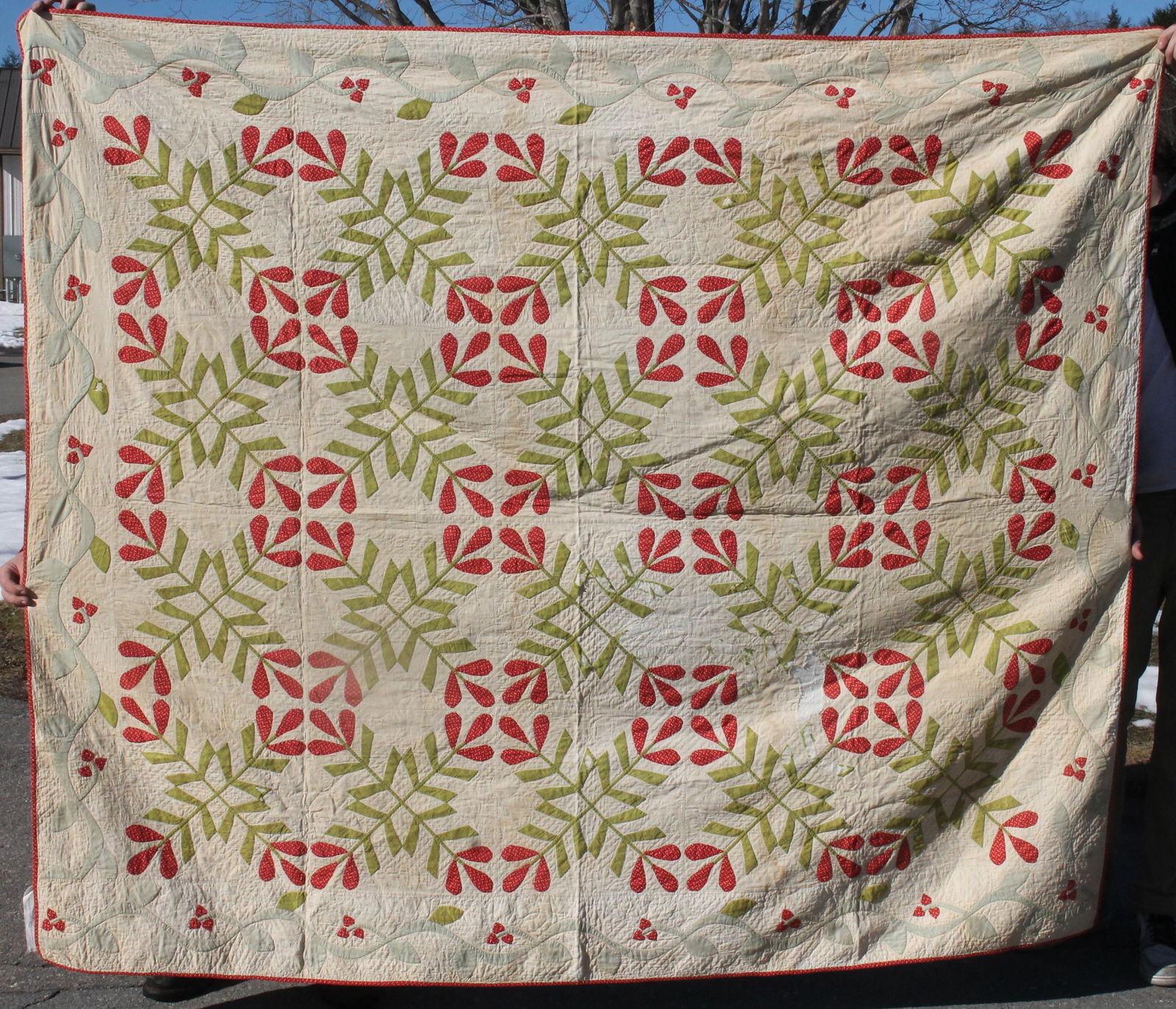 Antique patchwork floral quilt in red & green - 88"x73" (1 of 6)