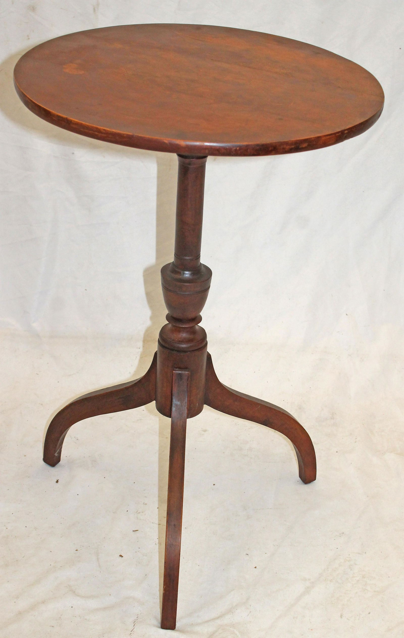 Antique CT cherry candlestand on spider legs w round top - 26 3/4" tall x 17 1/2" diam top (1 of 6)