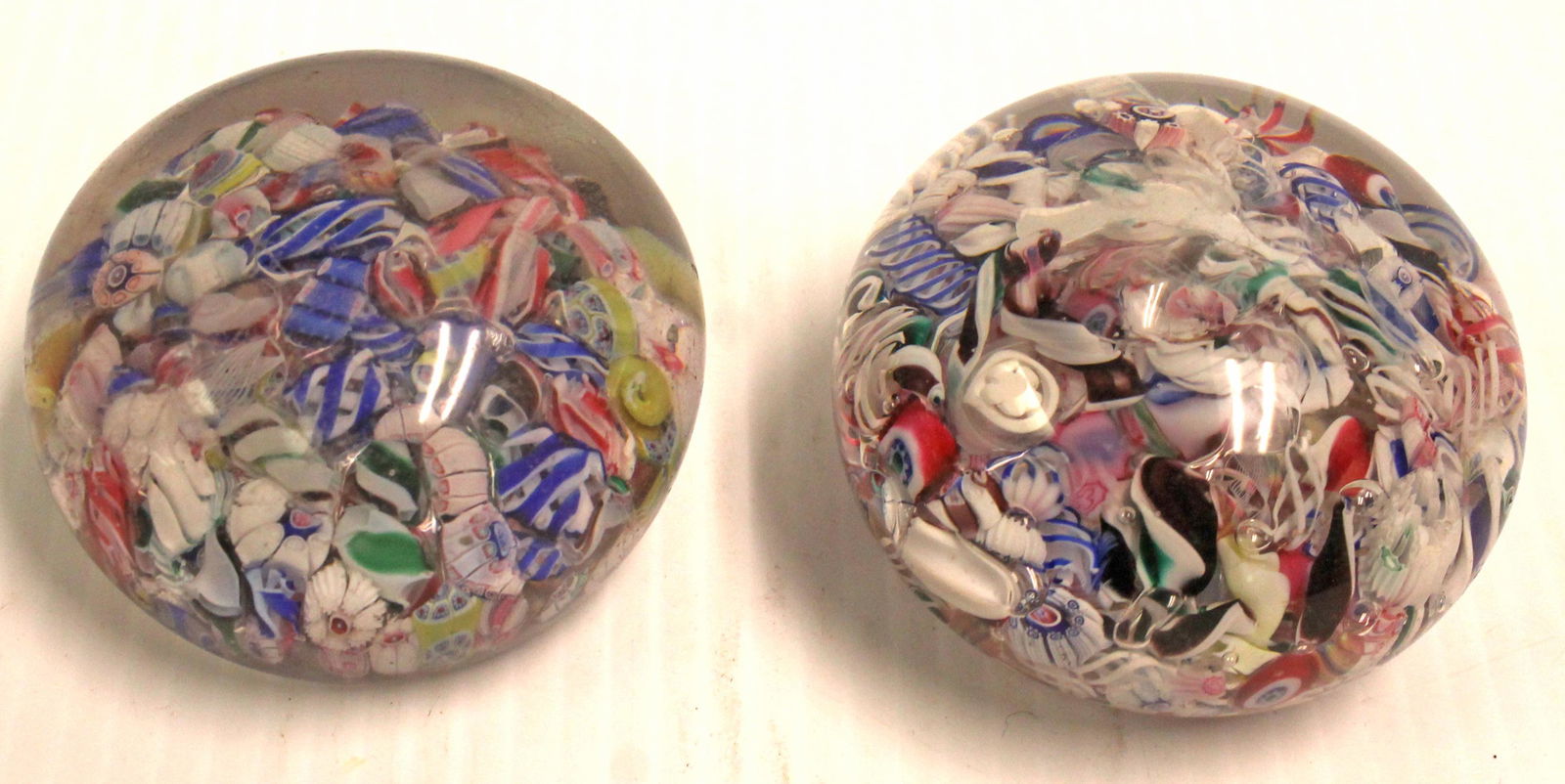 Lot of 2 glass paperweights (1 of 5)