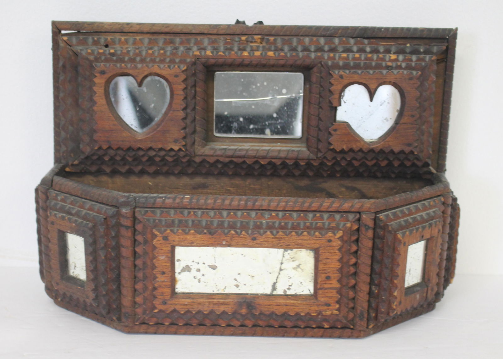 Tramp Art wall box w heart motif - 8 1/2" tall x 13 1/4" deep (1 of 6)