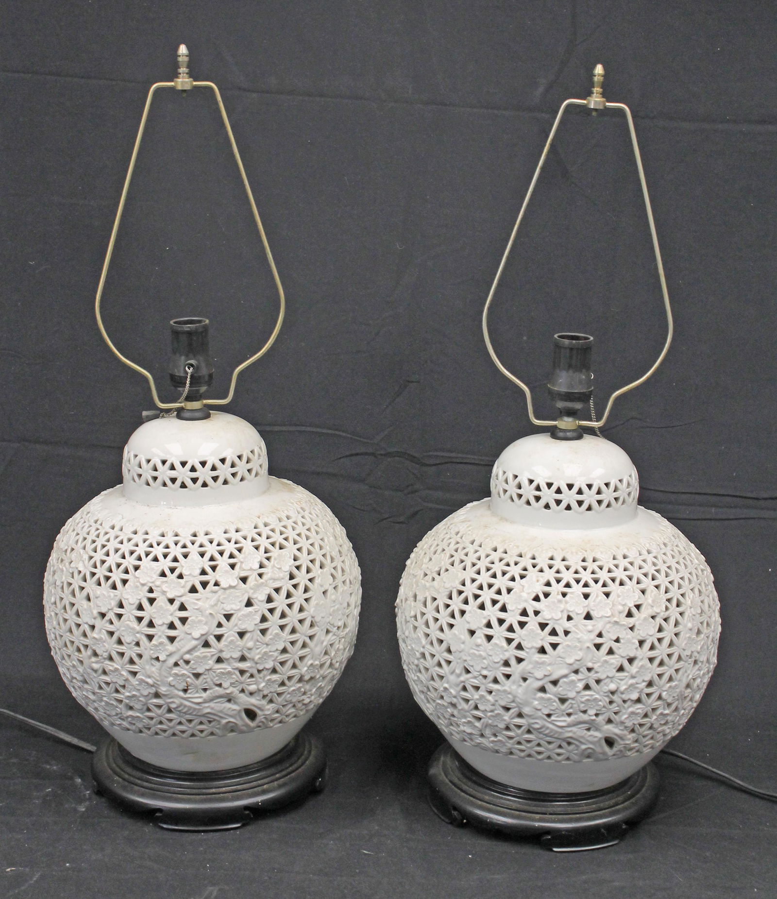 Pr of Blanc de Chine reticulated Asian table lamps on rosewood bases - approx 13 1/2" to top of (1 of 5)