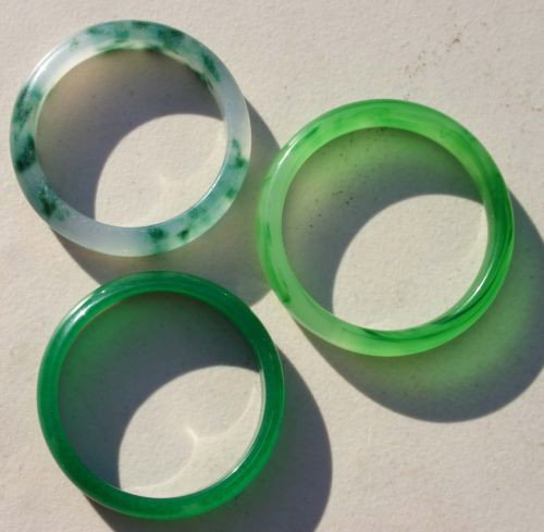 3 jade bangles bracelets: 3 jade bangles bracelets