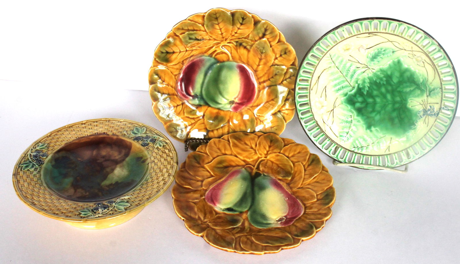 Lot of 4 pieces of antique Majolica incl compote, 2 matching plates & reticulated plate - 7 1/2" (1 of 8)